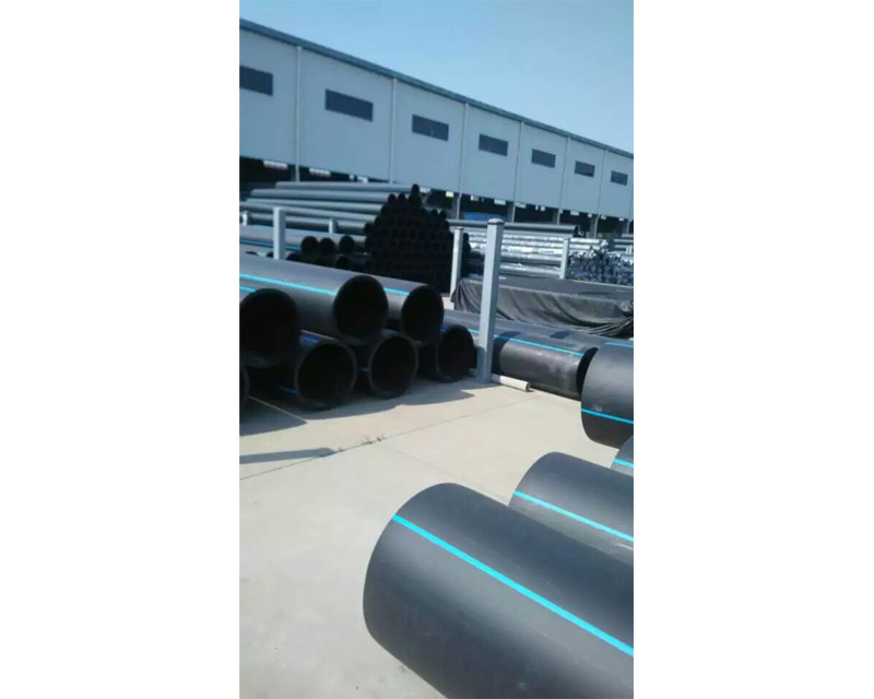 聯(lián)塑PE給水管倉庫
